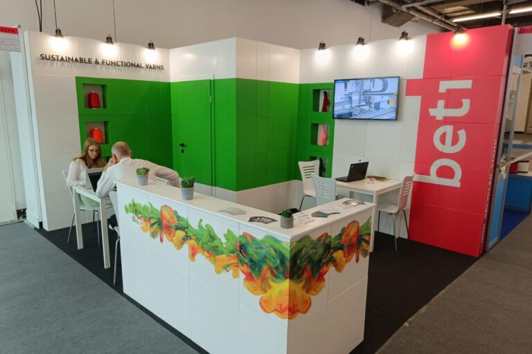 TechTekstile Beti recycled material stand